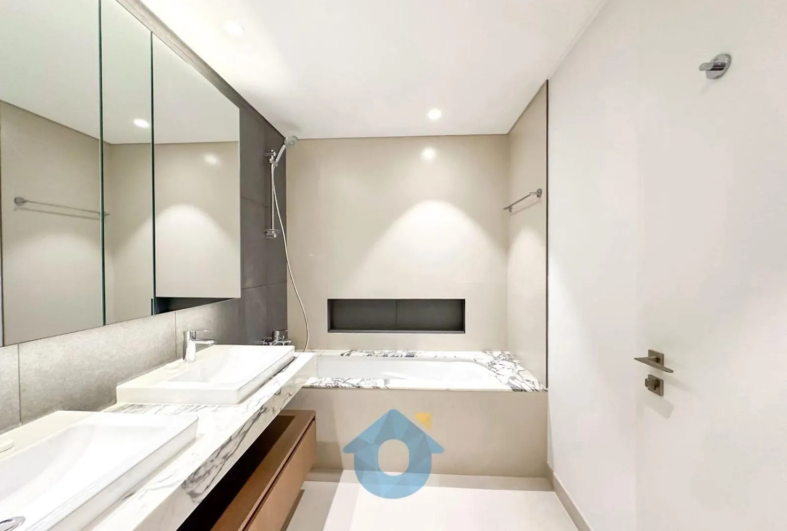 Like Home - 4007 Experience 2Bhk Luxury Living In The Grand Creek Harbour دبي